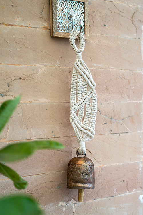 One 'O' Eight Knots Twist and Twill Hand-Knotted Wind Chime with Metal Bell (Single pc)