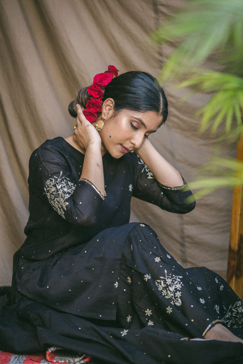 Pooja Gor Hand Embroidery Chikankari Long Kurti for Women | Stylish Ca -  House Of Kari (Chikankari Clothing)