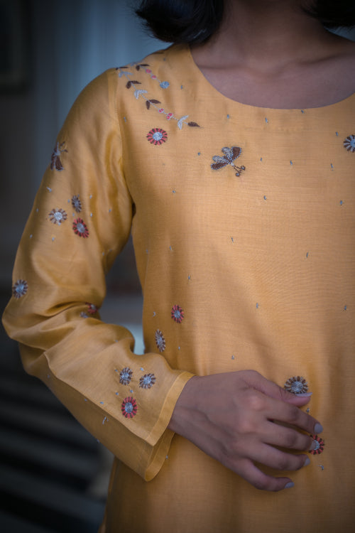 Urmul'Susan'Solasta chanderi kurta set. (3pc kurta,pant and dupatta set )