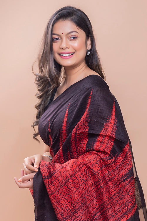 Elegant Bengal Handwoven Matka Silk Shibori Saree - Black & Red