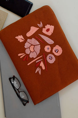 Corsage- Aari Embroidered Laptop Sleeve Brown
Size : 10.5" by 7.5"